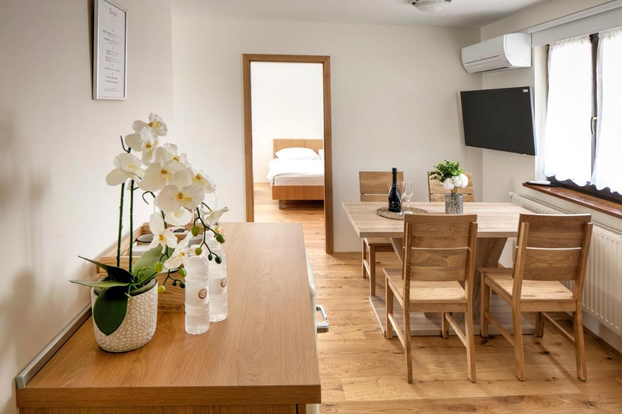 Guesthouse Tursic Vrhnika Dış mekan fotoğraf