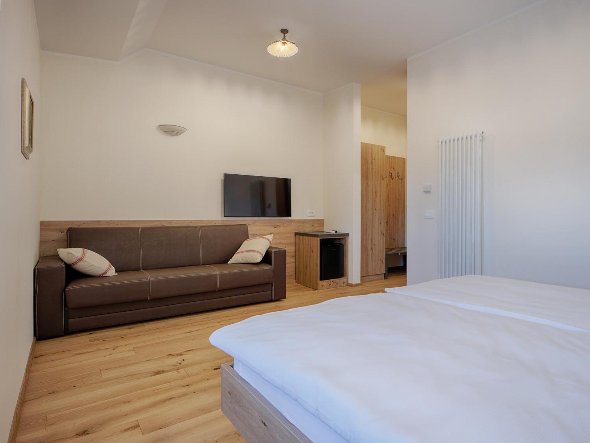 Guesthouse Tursic Vrhnika Dış mekan fotoğraf
