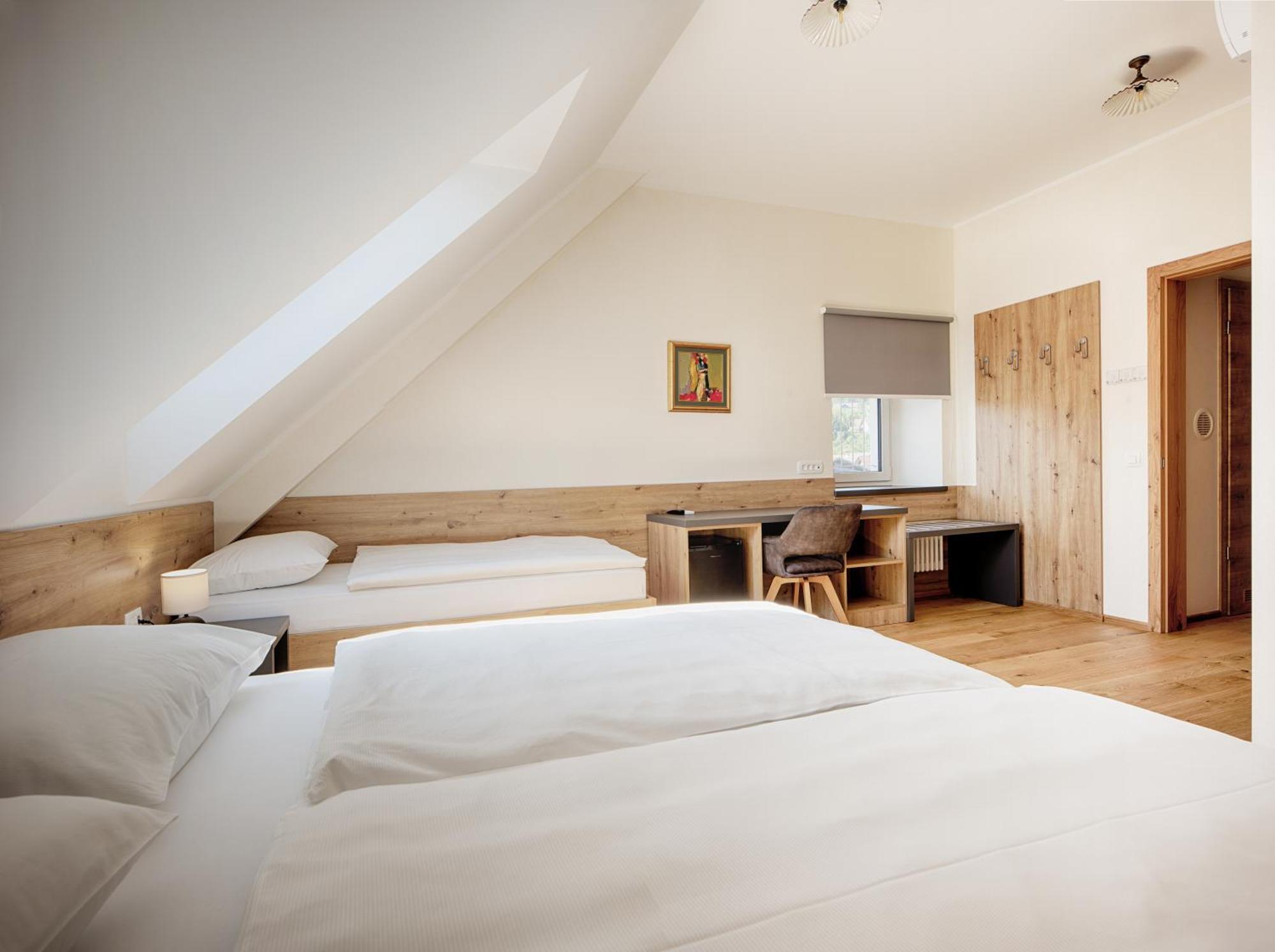 Guesthouse Tursic Vrhnika Dış mekan fotoğraf