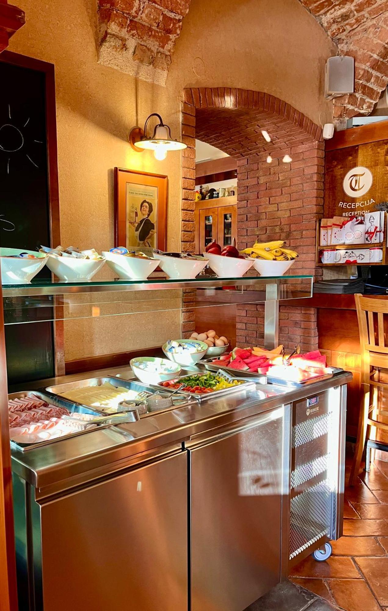 Guesthouse Tursic Vrhnika Dış mekan fotoğraf
